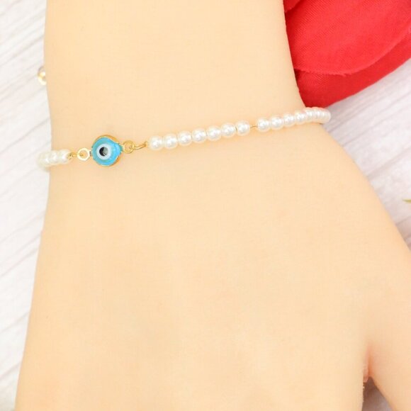 "Trendy Handmade Bracelet – A Thoughtful Gift for Girls & Women | UNVRC1461 - Picture 4 of 10